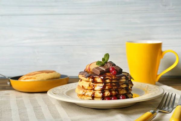 Stapel frischer Pfannkuchen — Stockfoto