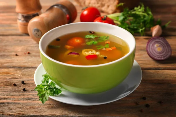 新鮮な野菜スープ鉢します。 — ストック写真