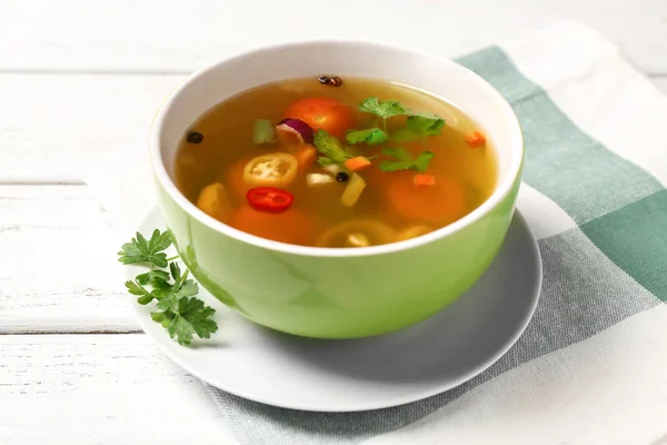 Cuenco con sopa de verduras frescas — Foto de Stock