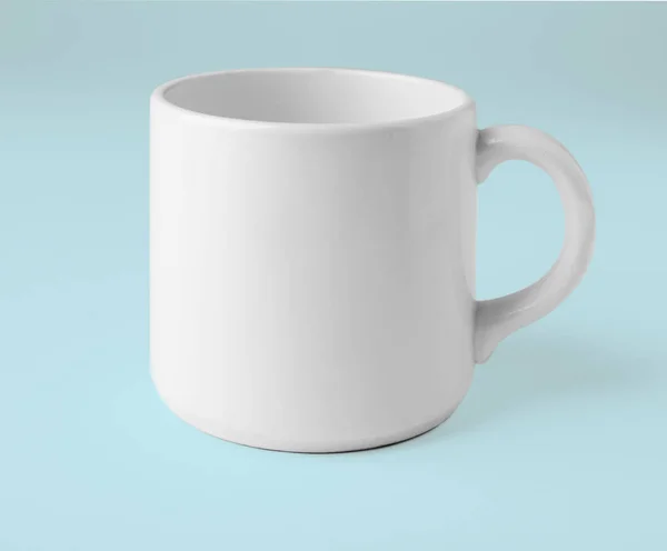Copa de cerámica en blanco — Foto de Stock