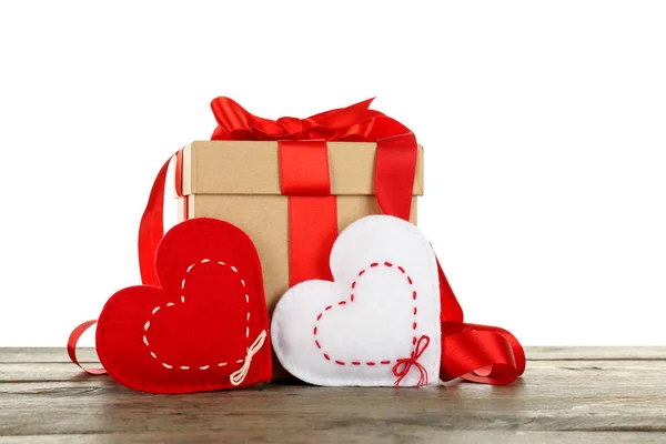 Caja de regalo con corazones de tela —  Fotos de Stock