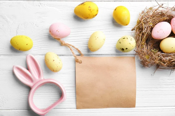Note paper in center of Easter decor — Stock Photo, Image