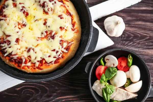 baked pizza in pan