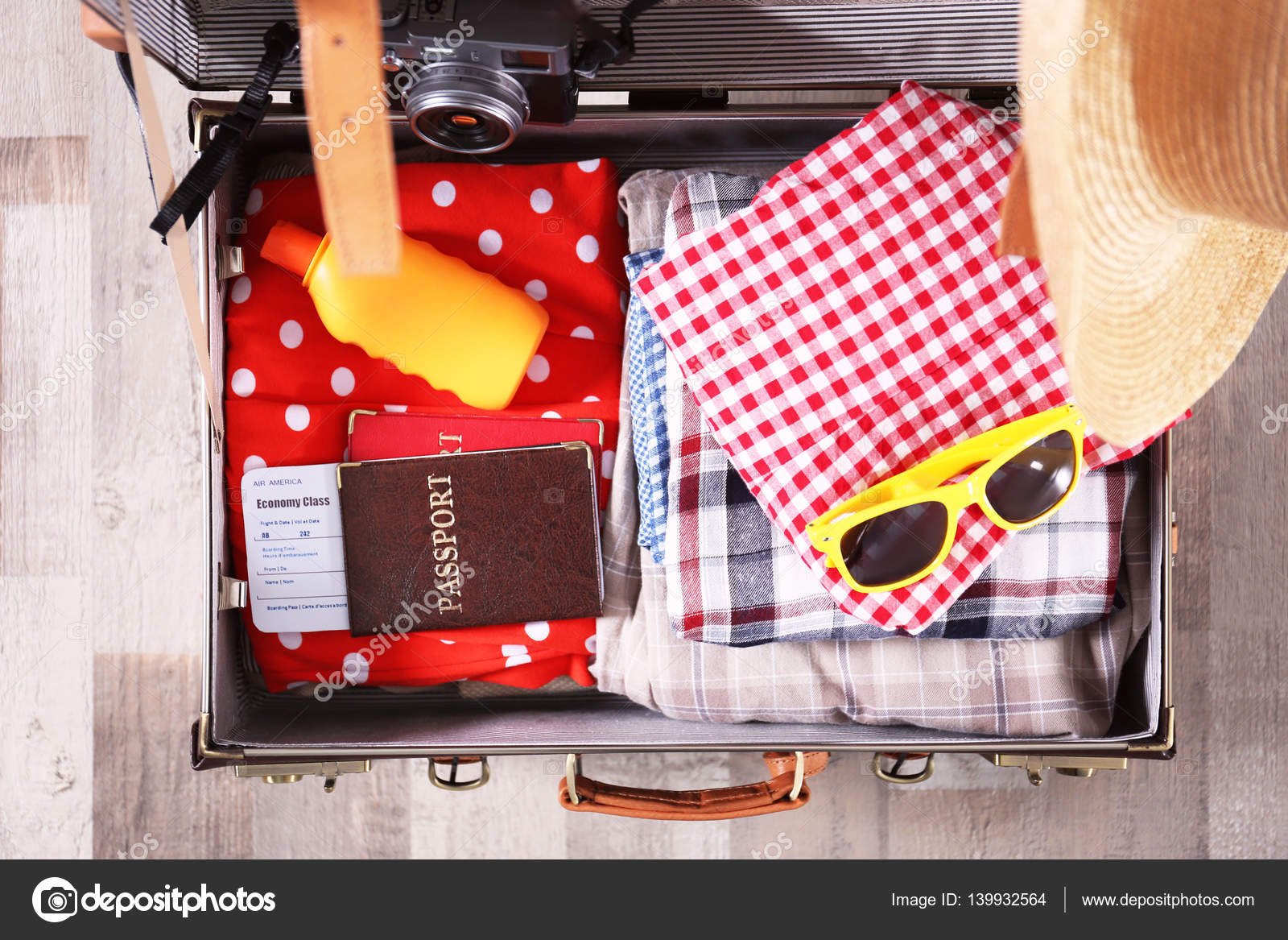 Packed traveller suitcase — Stock Photo © belchonock 139932564