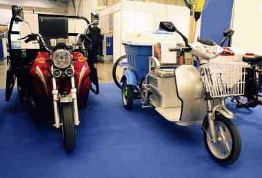 Üç tekerlekli scooter 