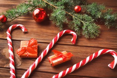 Noel candy dekor ve köpekler 