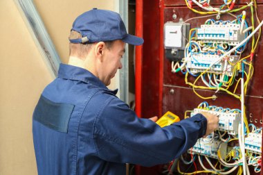 Dağıtım panosu gerilim ölçme elektrikçi