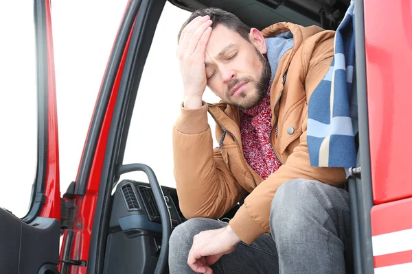 Fahrer im Führerhaus des Lastwagens — Stockfoto