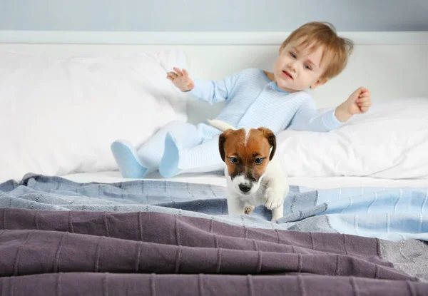 Lindo niño pequeño — Foto de Stock