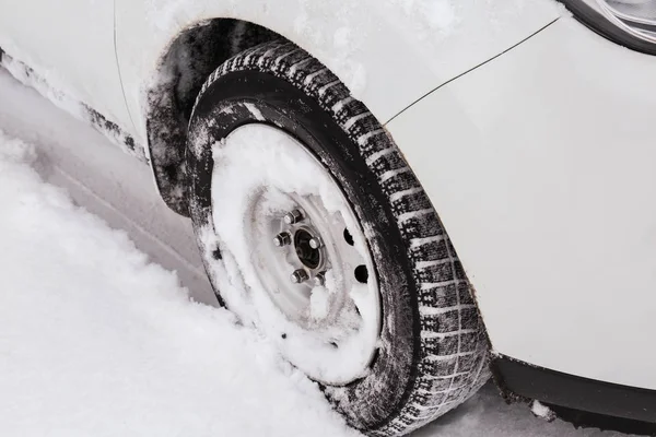 Vue rapprochée de la roue de voiture — Photo