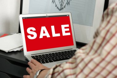 Satılık kavramı. evde alışveriş online