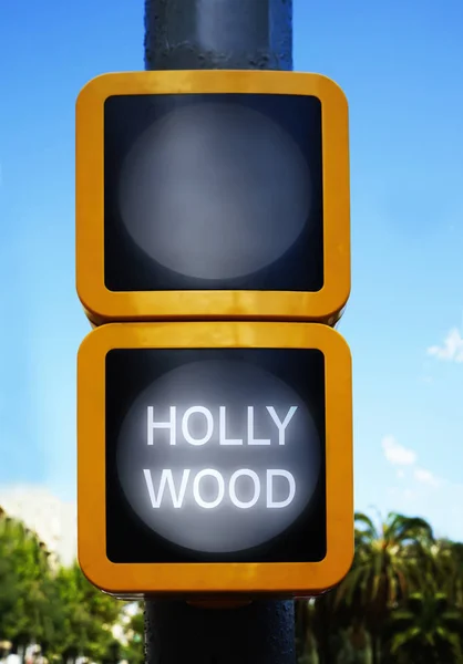 Traffic light with word HOLLYWOOD — Stock Photo, Image