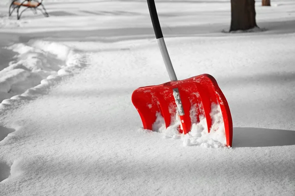 Pala per la rimozione della neve — Foto Stock