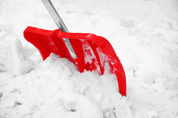 Schop voor sneeuwruimen — Stockfoto