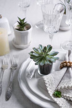 Succulents ile hizmet tablo  