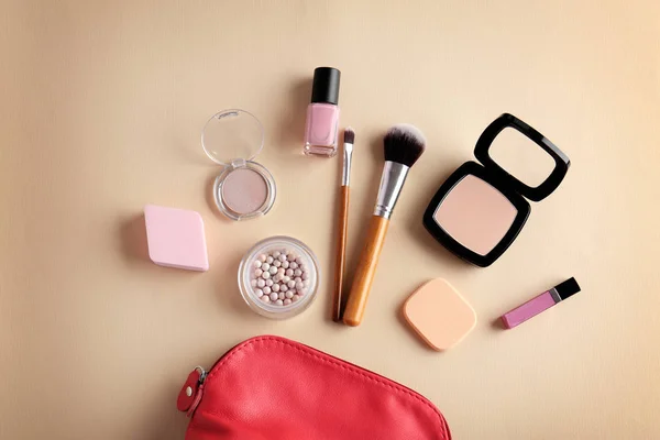 Sac cosmétique et produits de maquillage — Photo