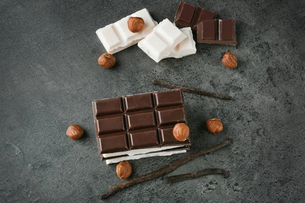 Svart och vit choklad — Stockfoto
