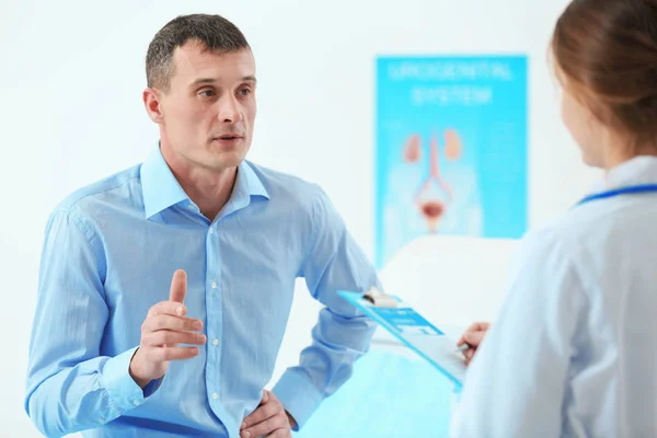 Patient Talking Doctor Hospital — Stock Photo, Image