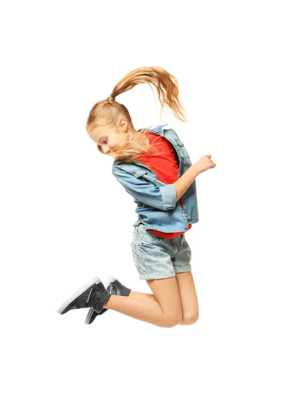 Emotionele meisje springen op witte achtergrond — Stockfoto