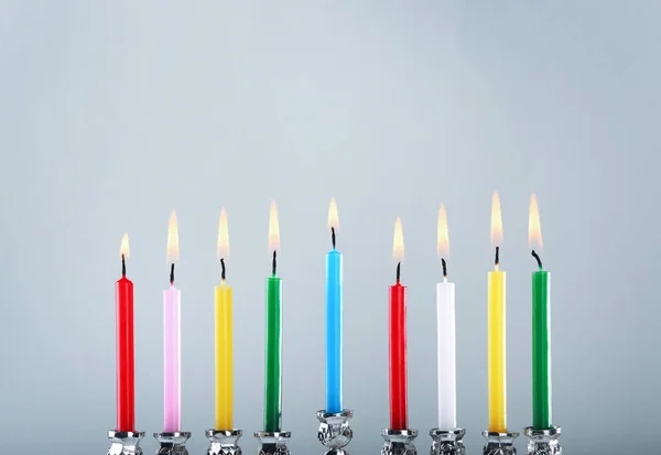 Menorah met kaarsen voor Chanoeka — Stockfoto