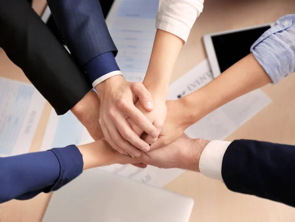 Vereinte Hände des Business-Teams — Stockfoto