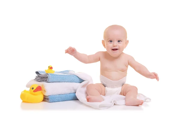 Cute baby z ręcznikami — Zdjęcie stockowe