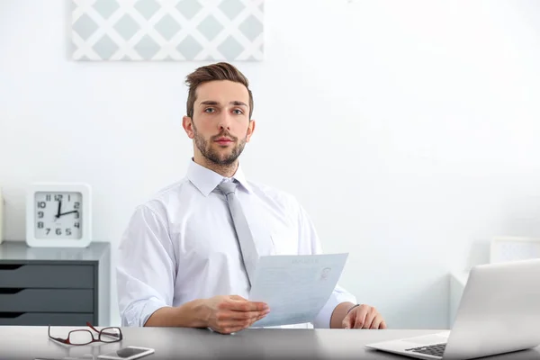 Gerente de Recursos Humanos realizando entrevista — Foto de Stock