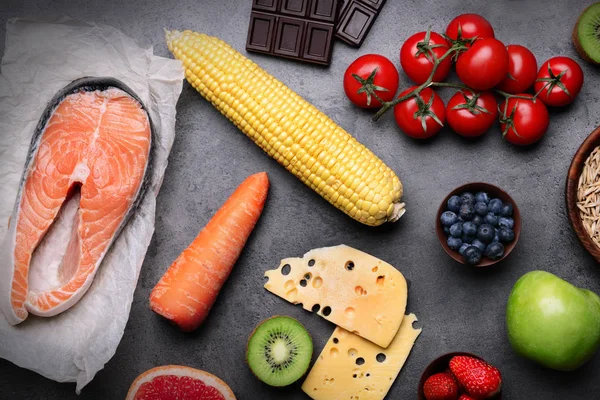 Olika hälsosamma livsmedel — Stockfoto