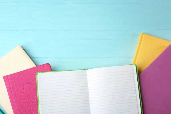 Kleurrijke notebooks close-up — Stockfoto