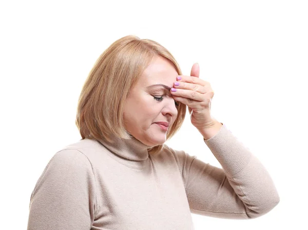Donna anziana che soffre di mal di testa — Foto Stock