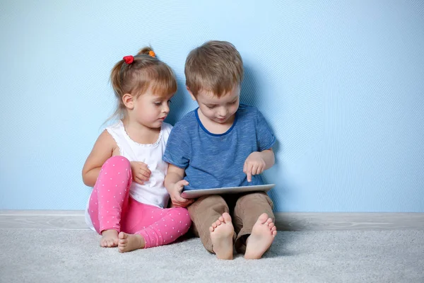 Carino bambini divertenti — Foto Stock