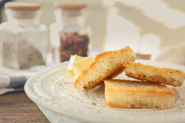 Výseče francouzský chléb chutná česnek — Stock fotografie