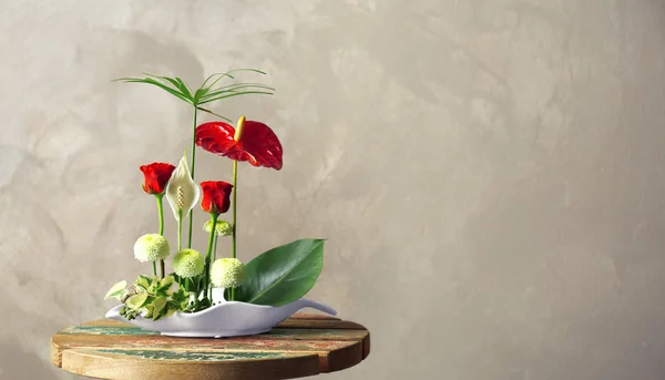 Beautiful flower arrangement — Stock Photo, Image