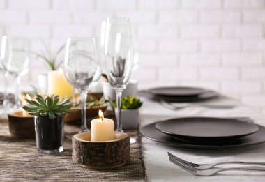 Succulents ile hizmet tablo  