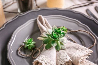 Succulents ile hizmet tablo  