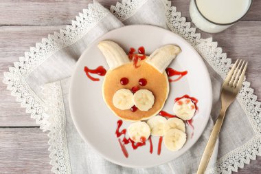 çocukların kahvaltıda gözleme