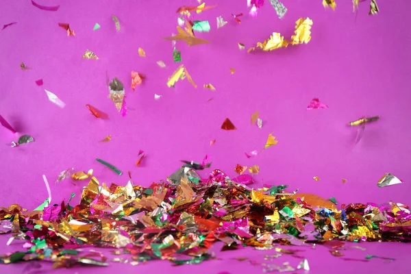 Colorful confetti falling — Stock Photo, Image