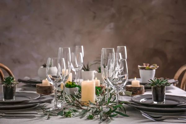 Table served with succulent plants — Stock Photo, Image