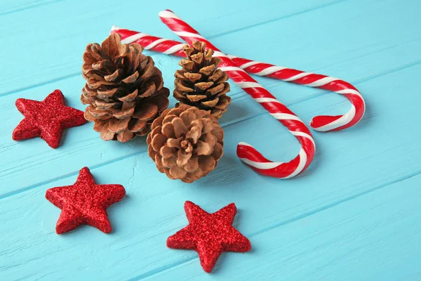 Decoraciones navideñas y dulces —  Fotos de Stock