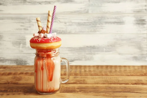 Milkshake, ciambelle e altri dolci — Foto Stock