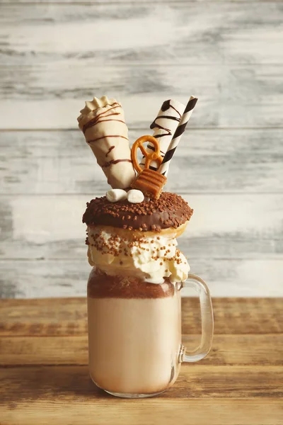 Milkshake, ντόνατ και άλλα γλυκά — Φωτογραφία Αρχείου