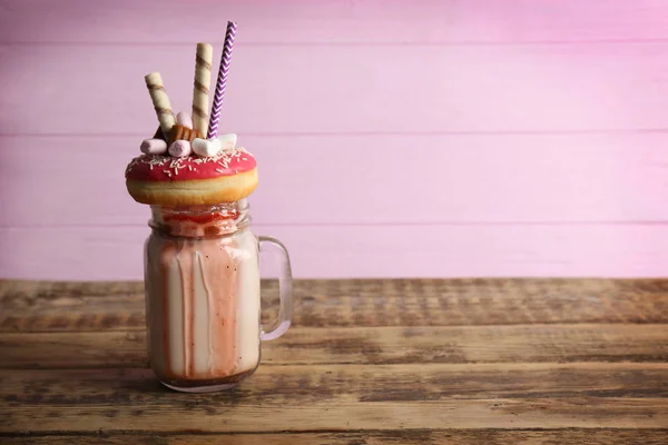 Milkshake, beignet et autres bonbons — Photo