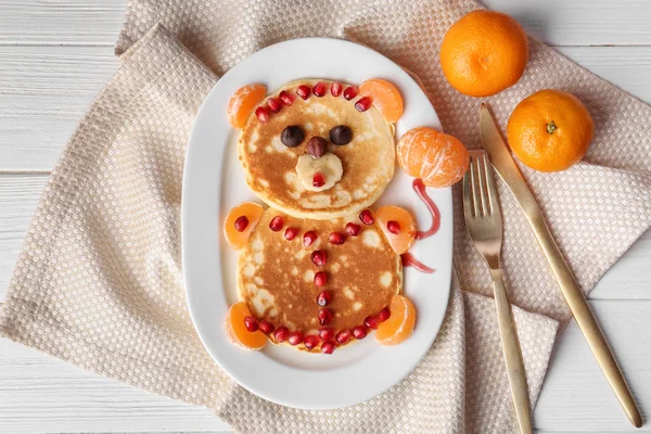 Lucu pancake untuk sarapan anak-anak — Stok Foto