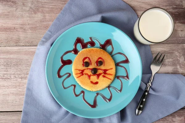 Pancake untuk sarapan anak-anak — Stok Foto