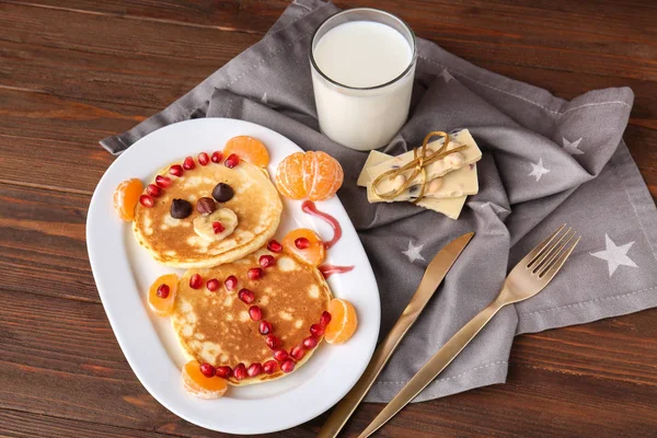 Lucu pancake untuk sarapan anak-anak — Stok Foto