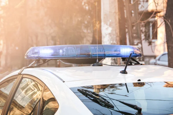 Polisbil med lampor — Stockfoto