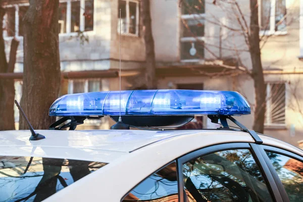 Polisbil med lampor — Stockfoto