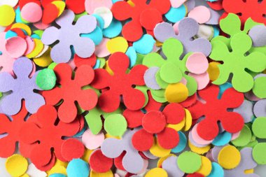 Çiçek şeklinde parlak konfeti