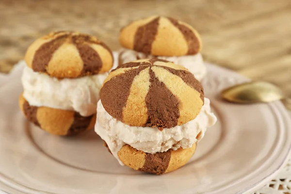 Ice cream cookie sandwiches — Stock Photo, Image