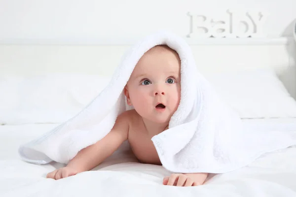 Schattige kleine baby — Stockfoto